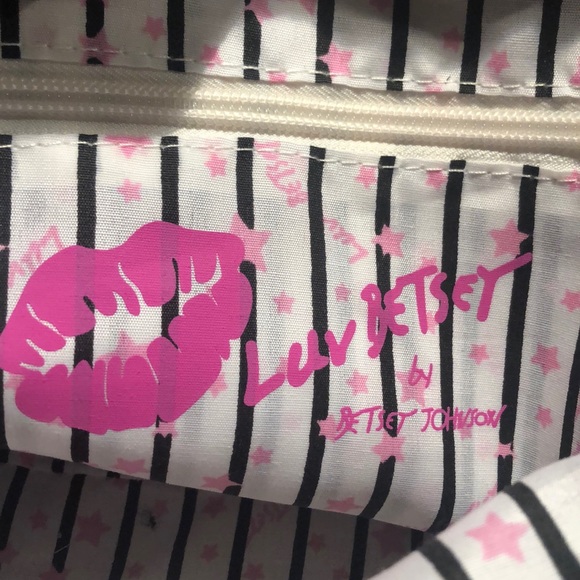 NWT Betsey Johnson Dome Satchel LBDARCY bag 💋💋💋 - Picture 5 of 6